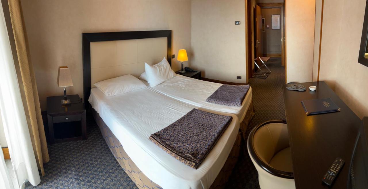 La Fenice Hotel