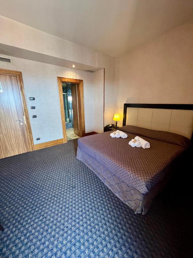 Hotel La Fenice 3*